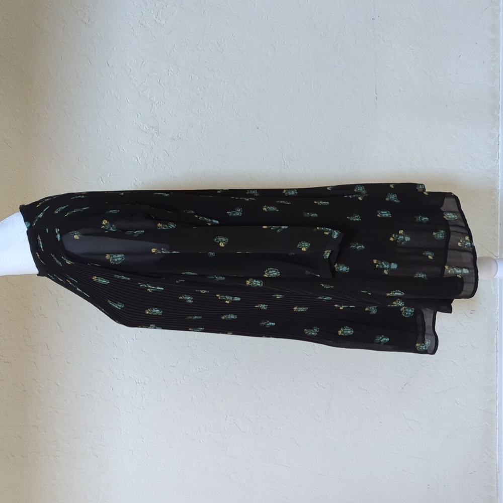 LIKE NEW Zara Pleated Chiffon Cactus Print Baby Doll Mini Dress Size Small - Picture 6 of 11